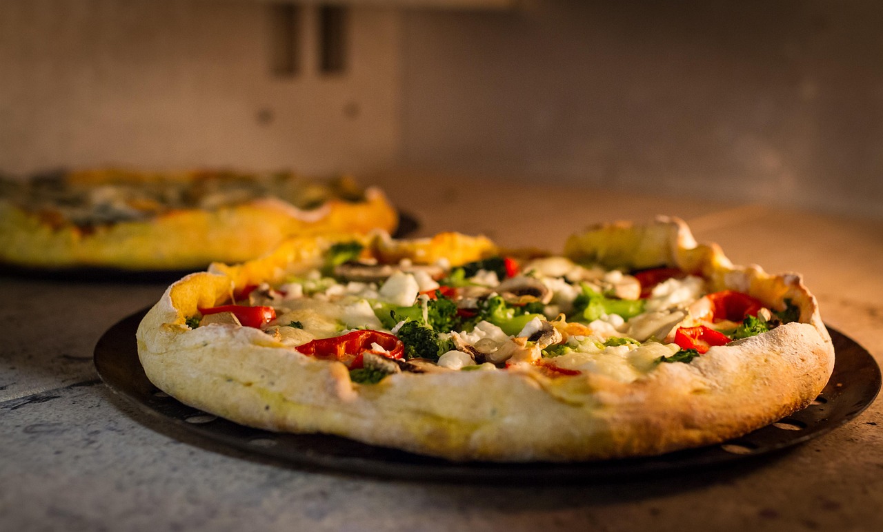 pizza, oven, restaurant, meal, yummy, italian, food, having lunch, dinner, food photography, tasty, pizzeria, nourishment-6478478.jpg